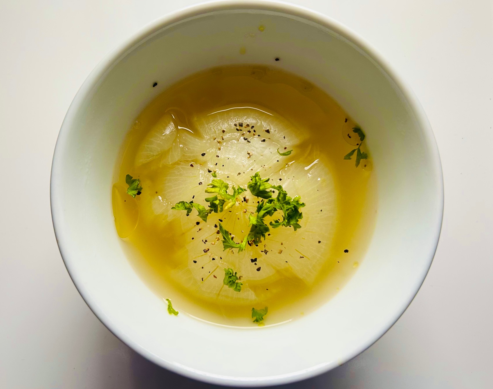 新玉ネギの丸ごとスープ煮